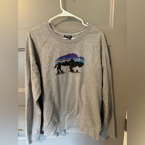 Patagonia Buffalo Crewneck sweatshirt- Women’s XL